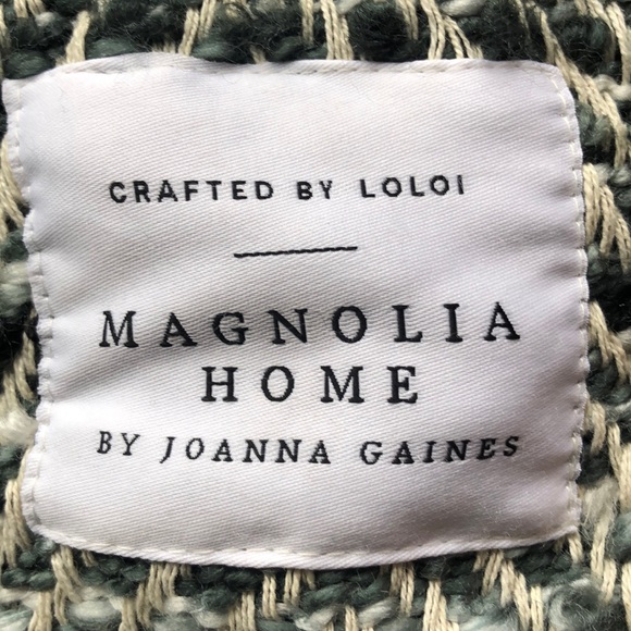 Throw - Picture 2 of 11